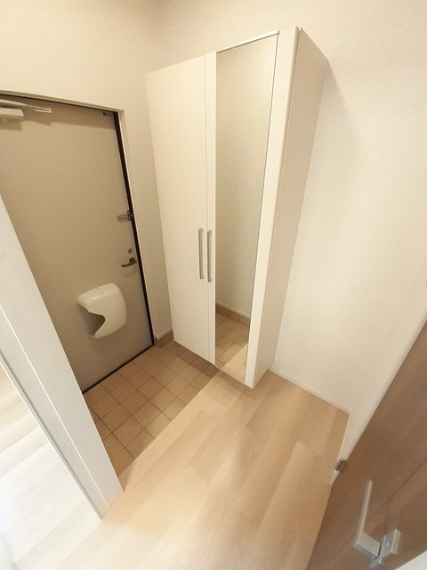 アカンサス 玄関