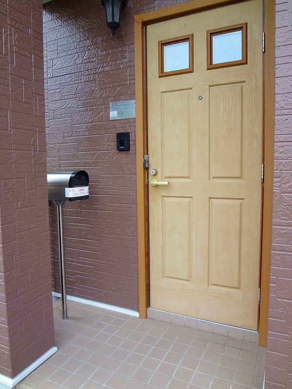 ビッグ・イースト上泉 玄関