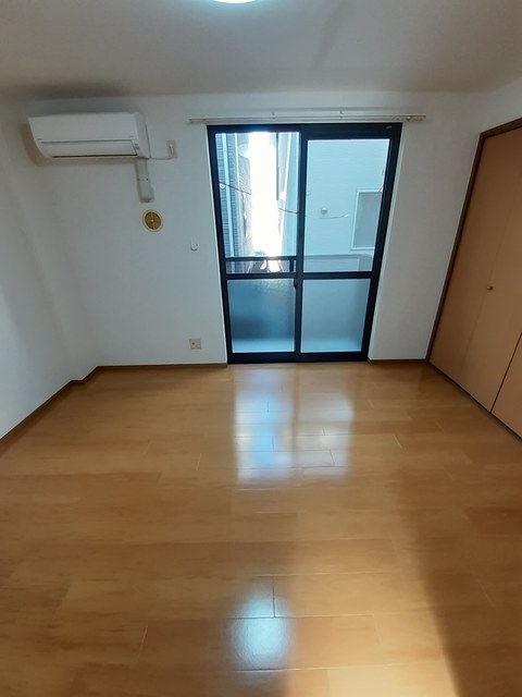 ドミール・ルシパー リビング