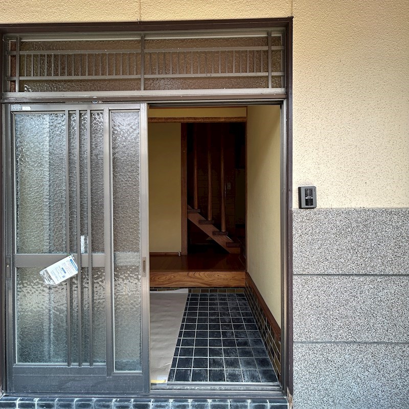 平井町貸家 玄関