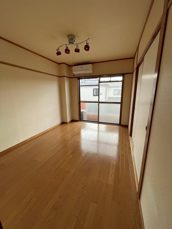 愛和ビル ベッドルーム