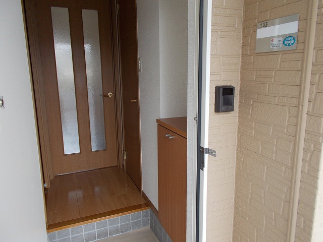 グラス　リバー 玄関