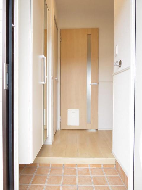 ガーベランスＢ 玄関