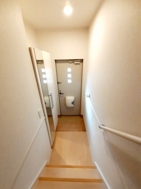 Ｋｌａｒ　ＴＹ　Ｖ 玄関