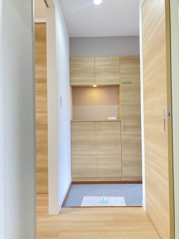 ミトラパリス 玄関