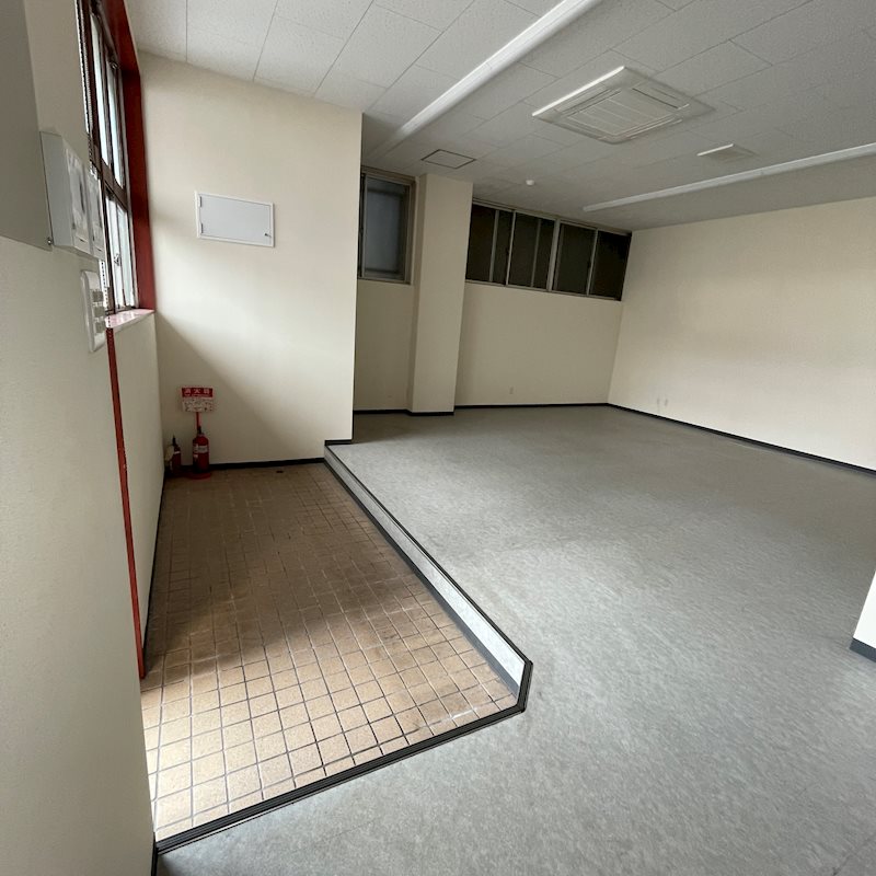 みかわビル 玄関