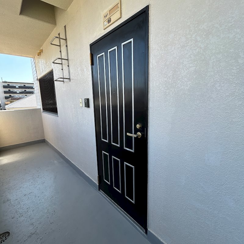 フォートレスハイツ白石 玄関