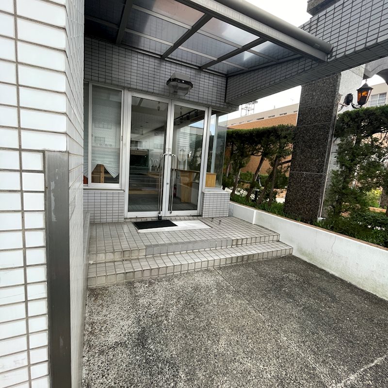 グランドハイム本町 玄関