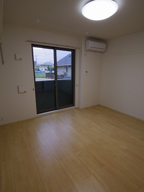 カーサ　グリシーナ　常盤 リビング