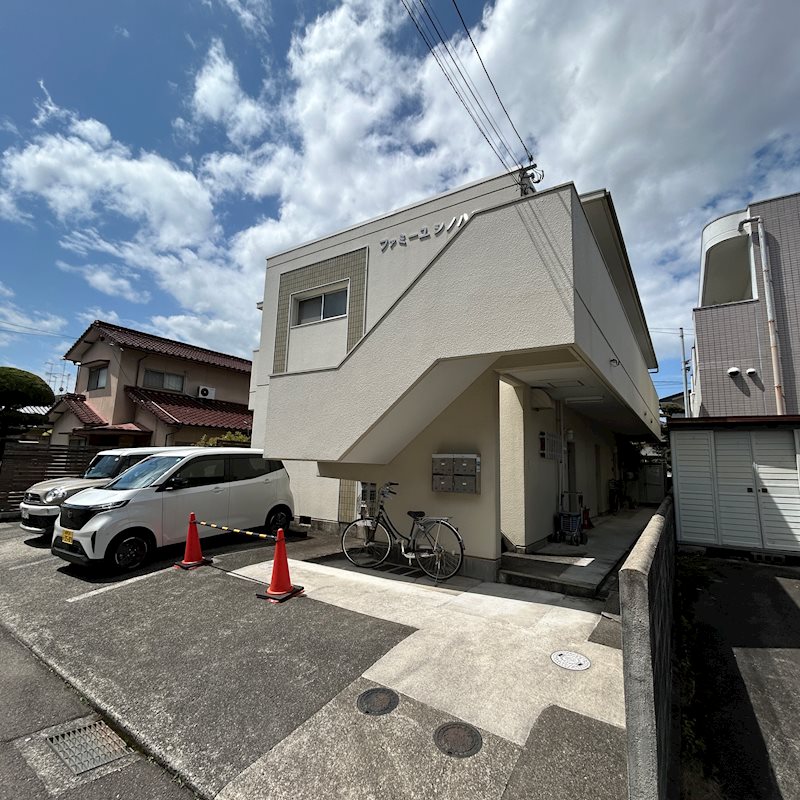 ファミーユシノハラ 201号室 外観