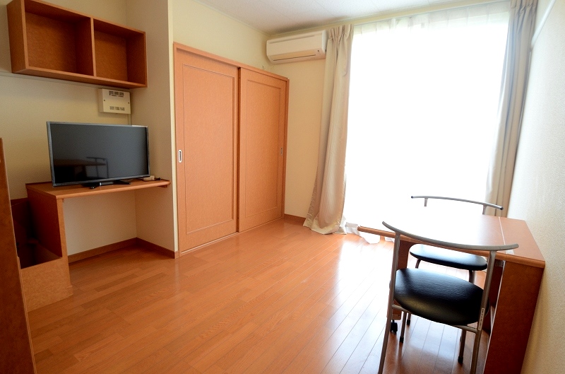 レオパレス今治城東 リビング