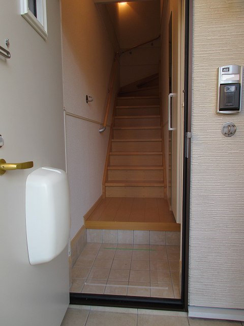 プロムナード道辺　Ａ 玄関