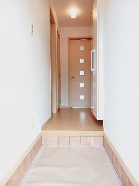 さざんか姫の路Ａ 玄関