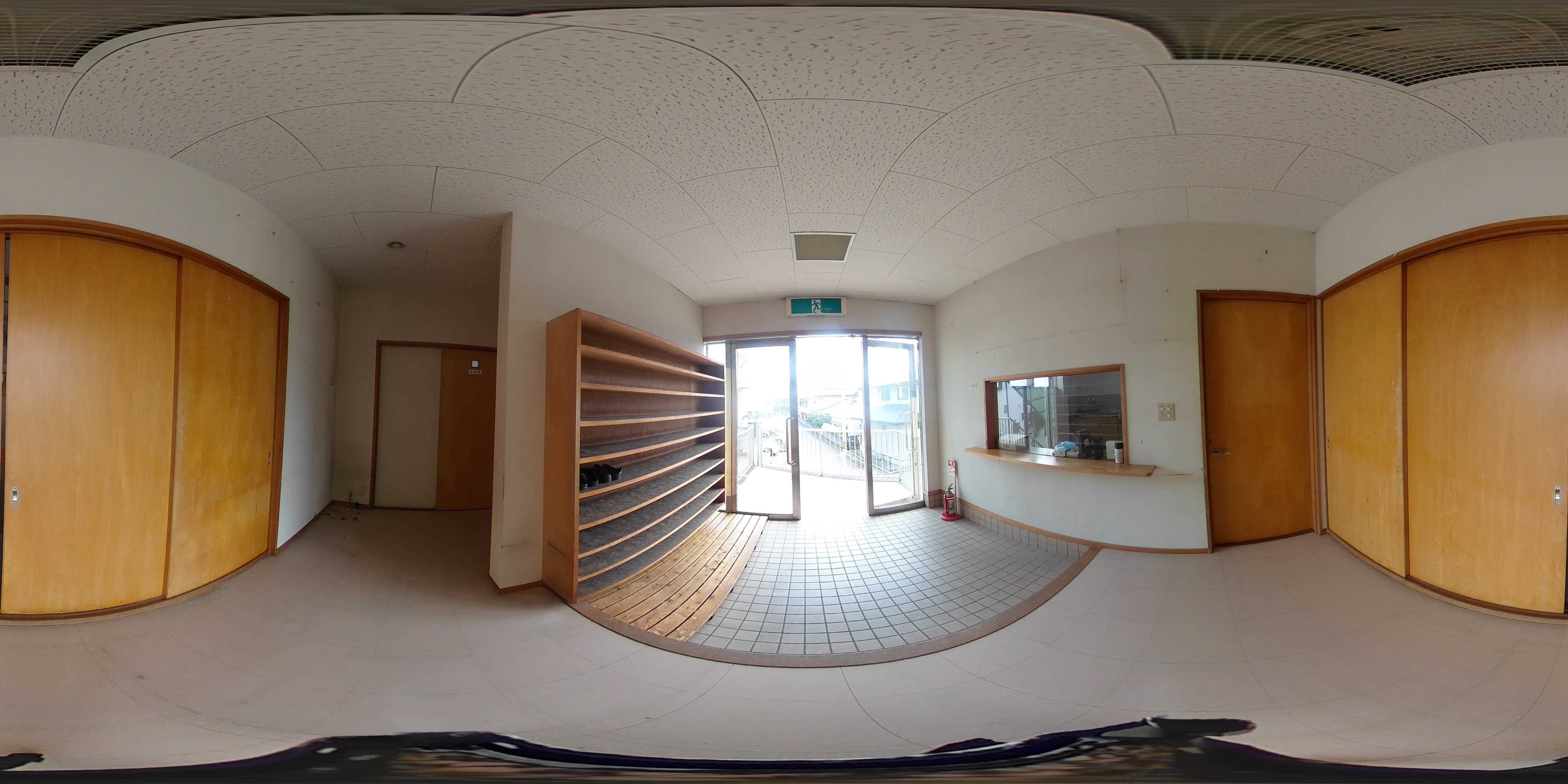 棟田テナント 玄関