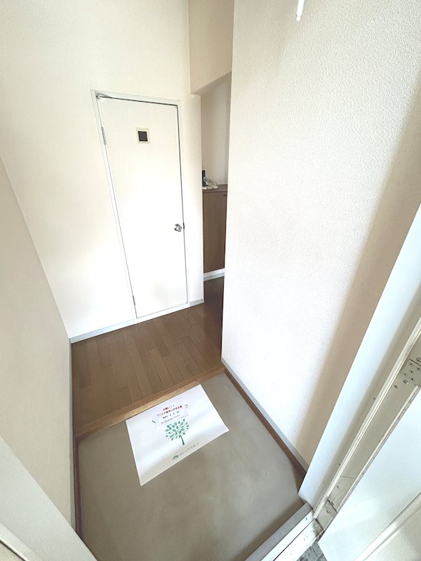 Dwell山下 玄関