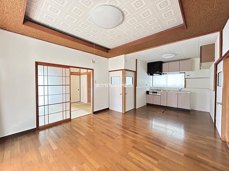 八町東5丁目貸家 リビング
