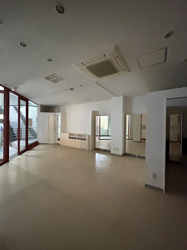 常盤町3丁目鴨頭ビル西側テナント リビング