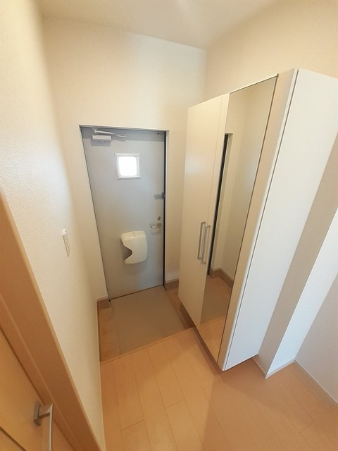 エアリー　カーサＢ 玄関