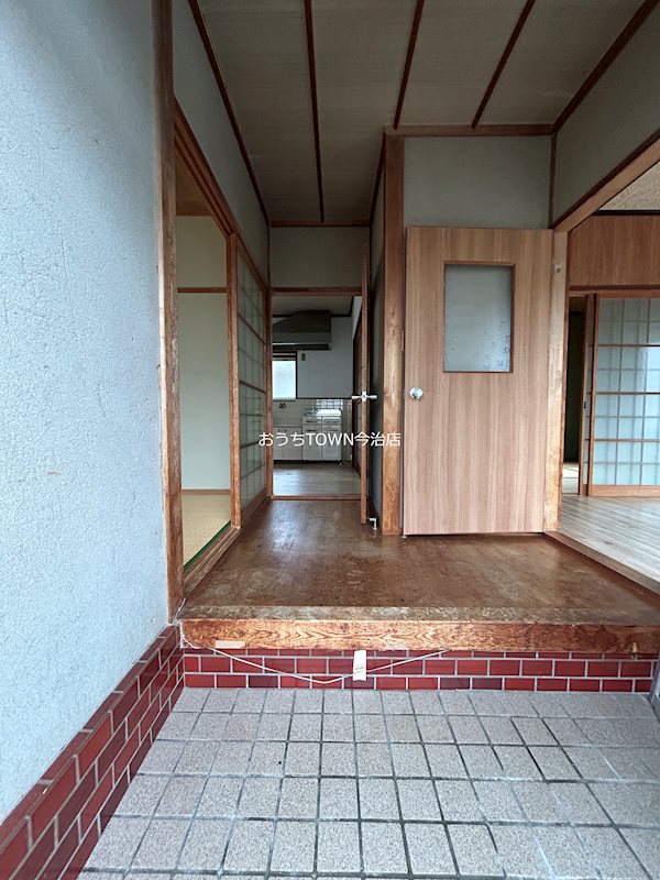西本貸家（桜井）２ 玄関