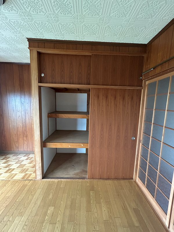 西の土居2丁目1-60店舗付き貸家 収納