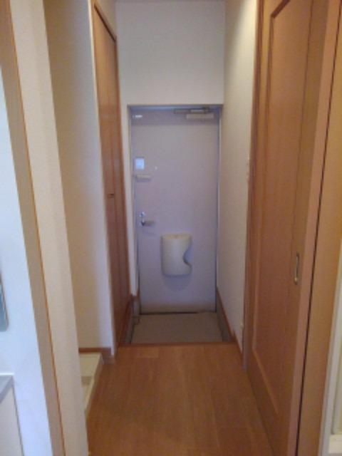イート　ハーブⅡ 玄関