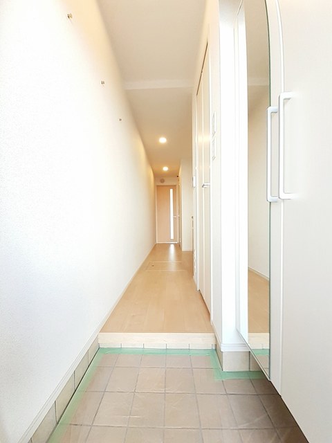 ジュネス 玄関