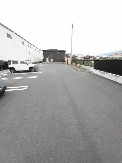 ブランド　ラボ 駐車場