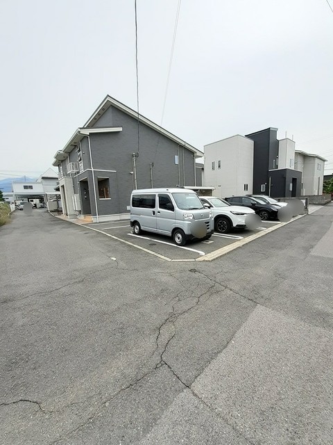 サラマンダー 駐車場