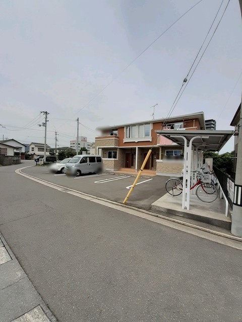ミエリＢ 駐車場