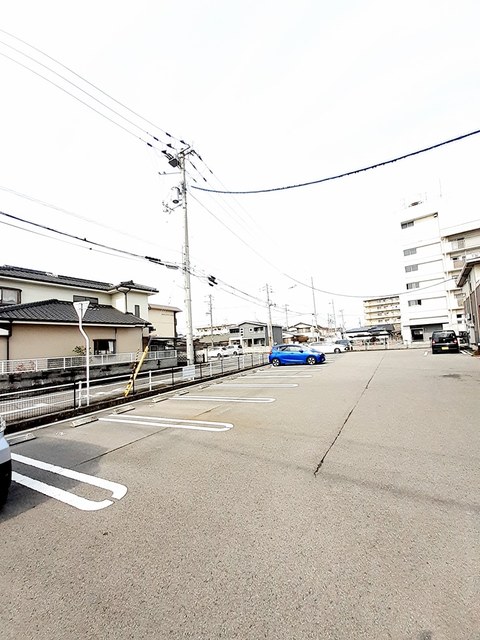グレイスガーデン東鳥生　Ⅰ 駐車場
