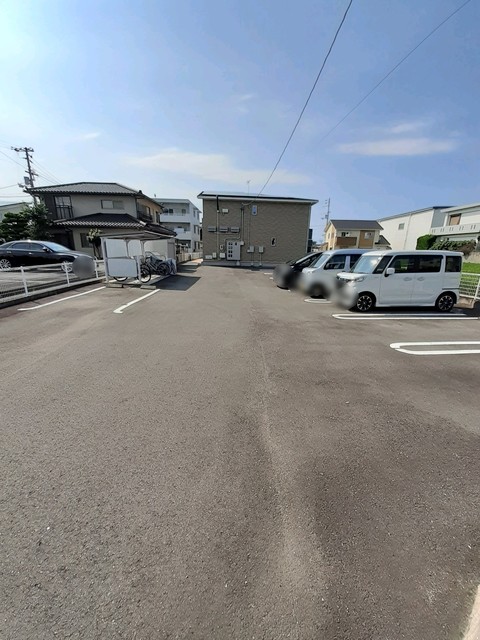 フローラ 駐車場