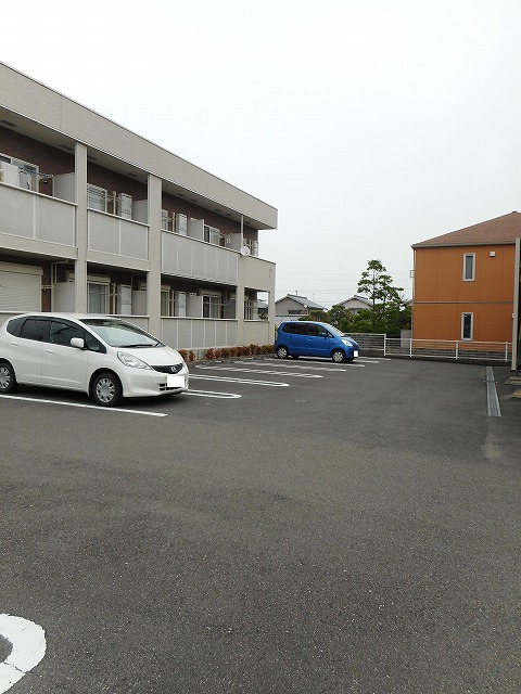 イート　ハーブⅠ 駐車場