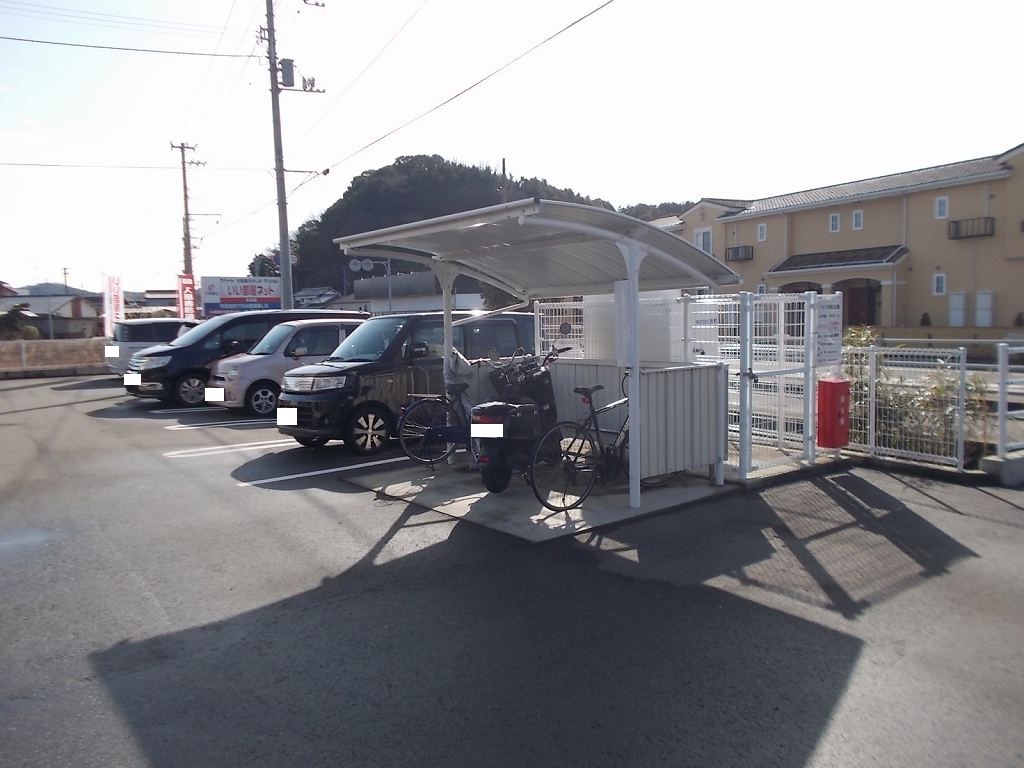 レ　クレ　ドール　Ａ 駐車場