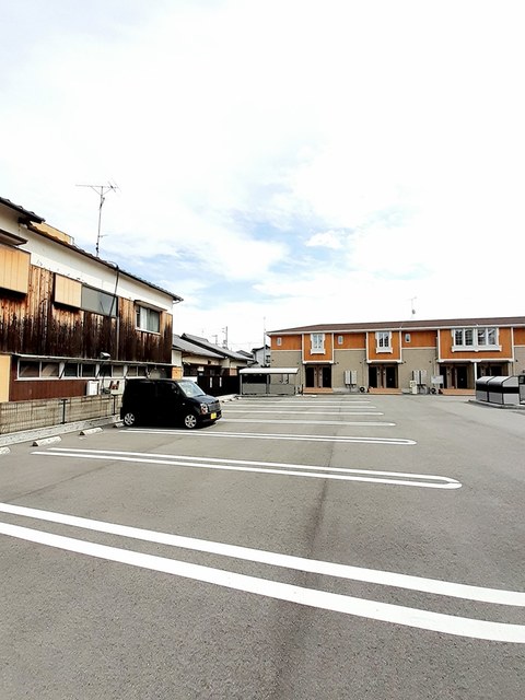 ガーベランスＡ 駐車場