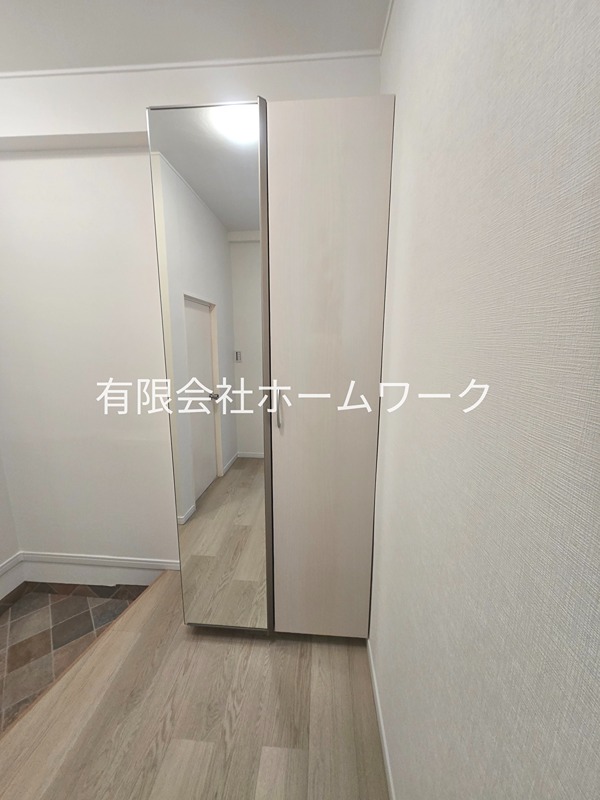 レジ東郷 玄関
