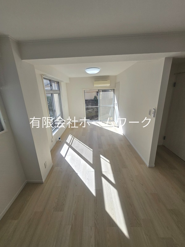 レジ東郷 リビング