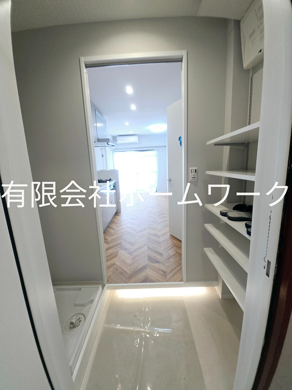 ロイヤルハイツ新高円寺 玄関