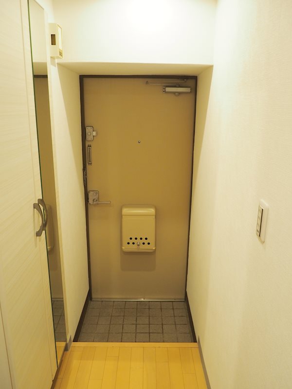 パラスト西原 玄関
