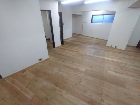若月ビル リビング