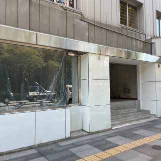 松岡九段ビル 玄関