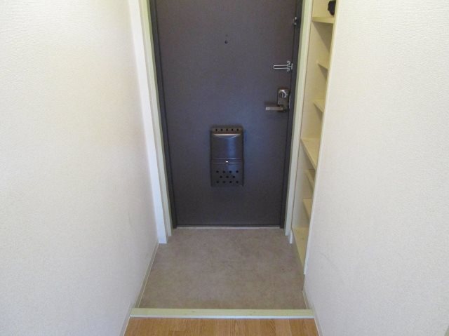 カエサル千早町 玄関