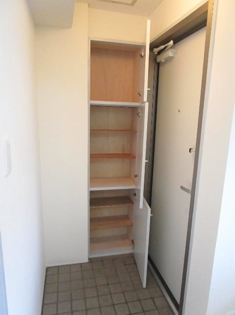コスモ新中野 玄関