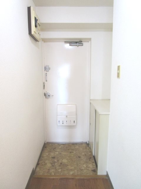 カーサ中野本町 玄関