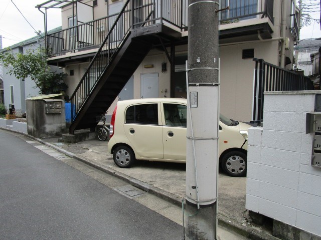 コーポ荒生駐車場 リビング