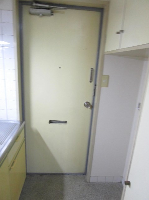 秋谷マンション 玄関