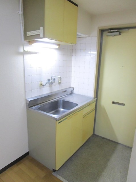 秋谷マンション キッチン