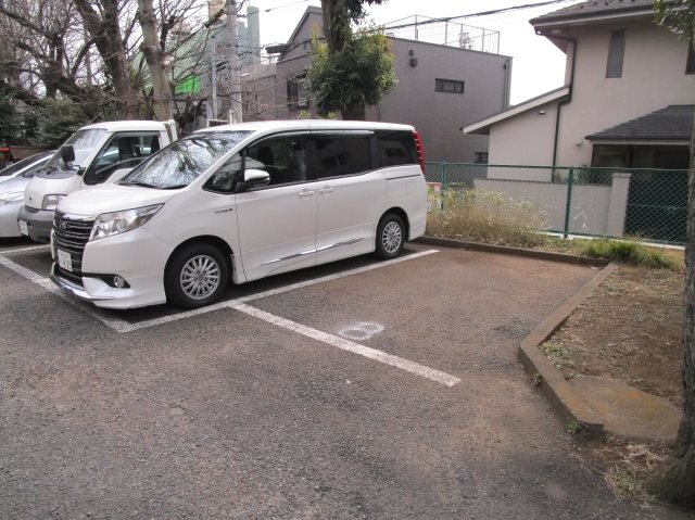 氷川神社駐車場 玄関