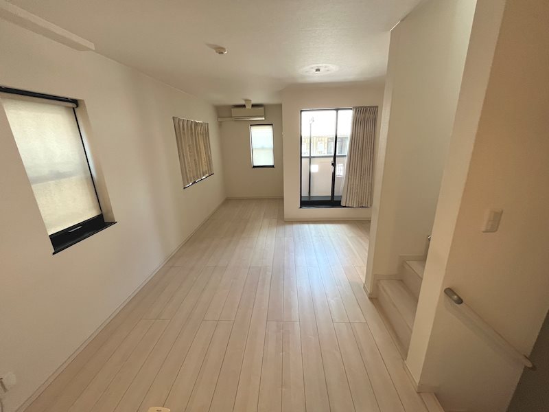新宿区西新宿４丁目戸建 リビング