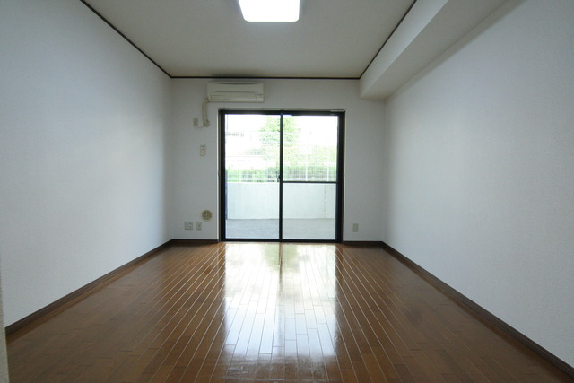 レ・ボヌール梶ヶ谷 リビング