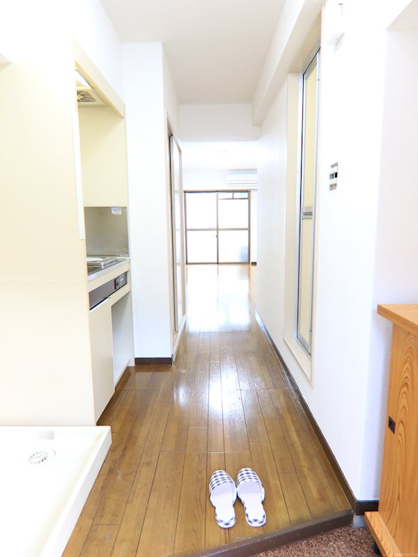 メゾンクリザンテム 玄関